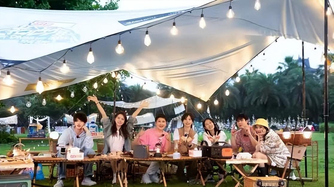 花儿与少年|?《花儿与少年》因“无聊”上热搜，网友：别做这种催眠综艺了