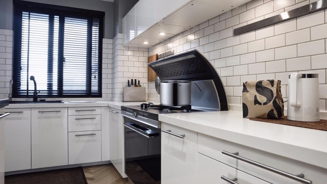 厨房用油烟机和集成灶，哪个好？对比5个方面，终于明白了