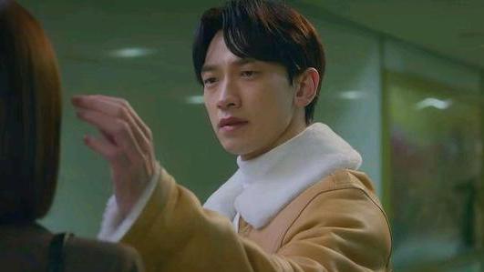 美丽|郑智薰主演的《幽灵医生》临近尾声还在灌水，角色服装比剧情好看