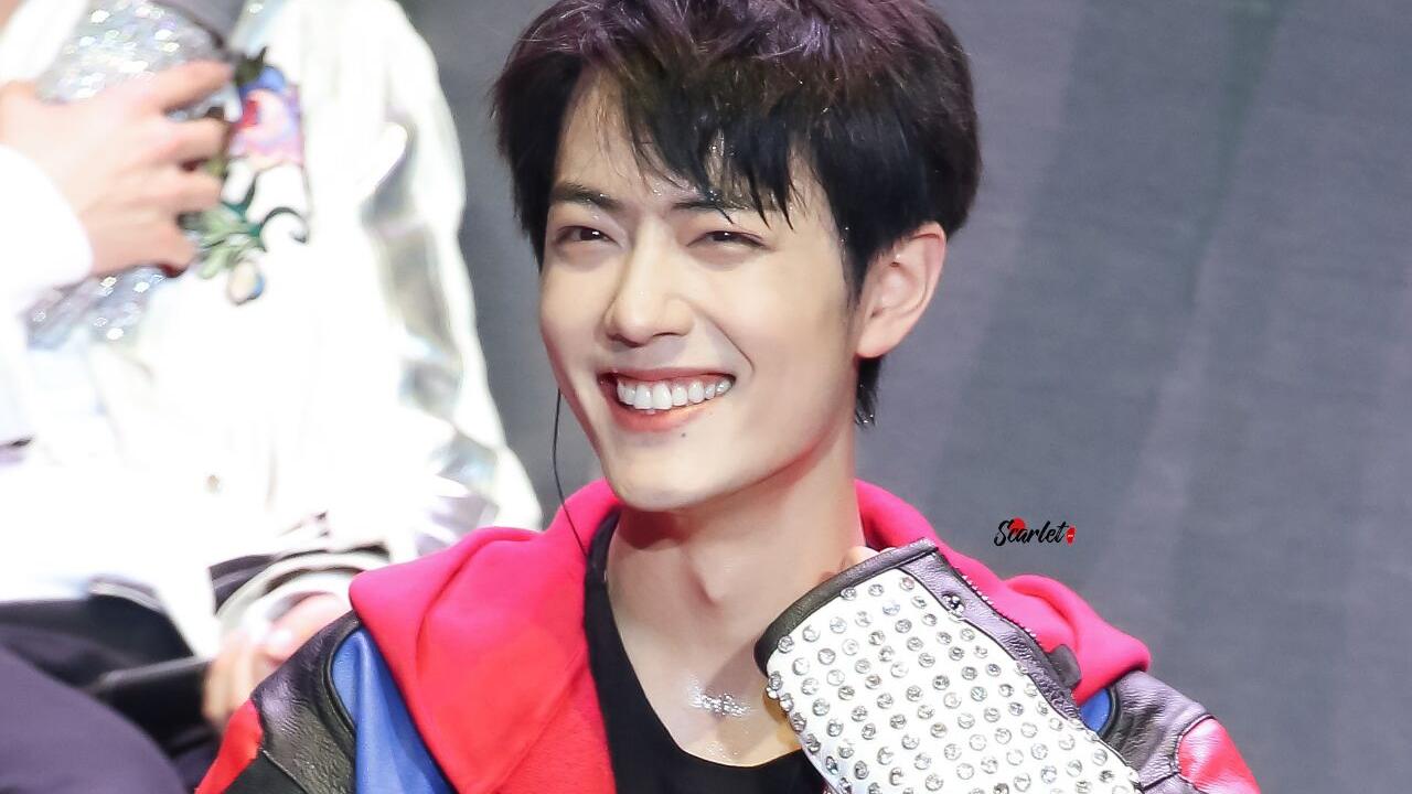 肖战|?七个城市的大屏亮起，肖战的笑容照亮城市中心，星光同闪！