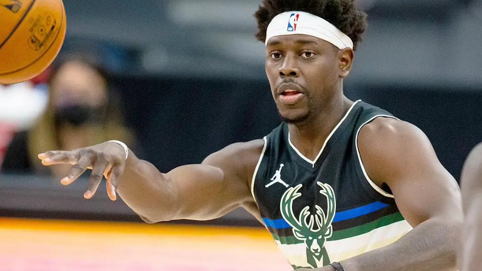 霍勒迪|两年前雄鹿1.6亿签下霍勒迪，现在他表现如何？