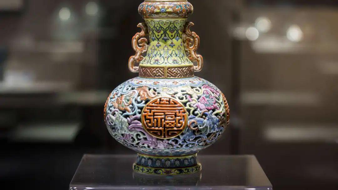 艺术品|陶瓷艺术品有金融属性，为何不是书画、玉器、木雕等艺术品呢？