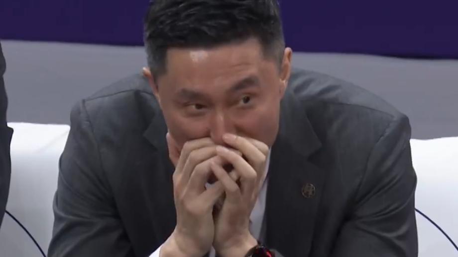 广东男篮|不到2分钟1助攻1抢断！广东男篮选对人了吗？徐杰倒地后逗乐杜锋