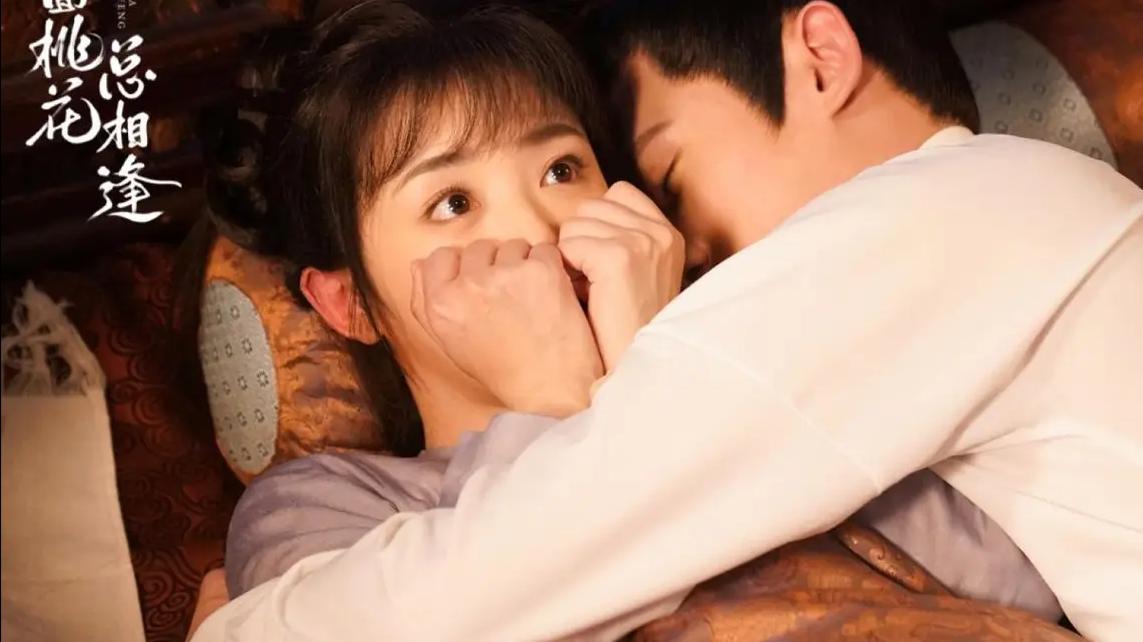 张含韵|感情稳定！张含韵、佟梦实牵手看展，已同居