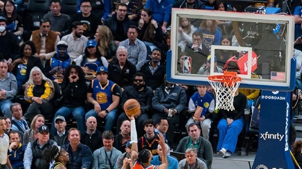 普尔30分末节18分勇士逆转擒雷霆升至西部第五！库里34分