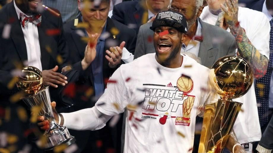 NBA巅峰之争：勒布朗·詹姆斯与迈克尔·乔丹的全方位对决与传奇较量