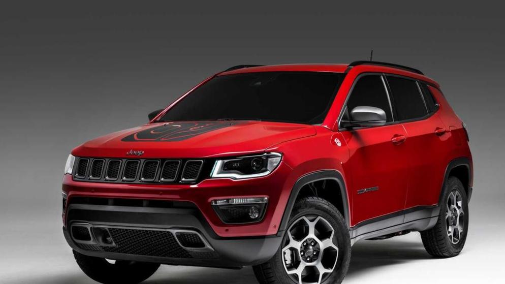 混合动力与纯电驱动：指南者PHEV与江淮iEV7S的深度对比