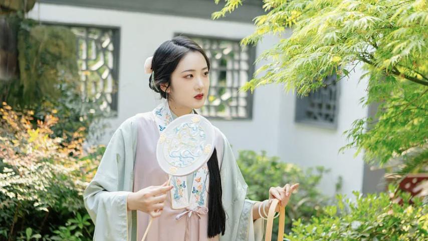 为了不去和亲，我霸王了皇姐的心上人，本以为会惹得那位如玉郎君厌烦，谁知他对我是蓄谋已久