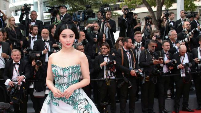 41岁范冰冰强势复出，背后疑似有大佬撑腰，可惜她霸气已不在