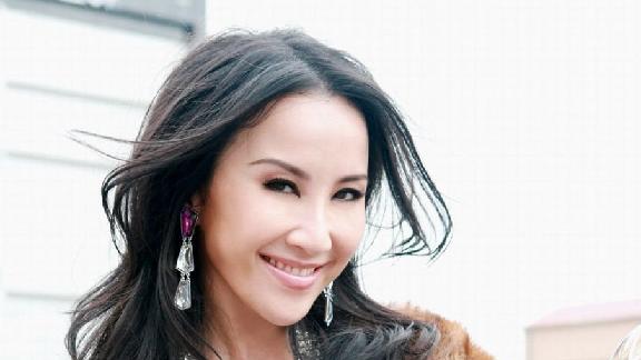 李玟抑郁症离开，主演电影被严重低估，粉丝连夜补打高分