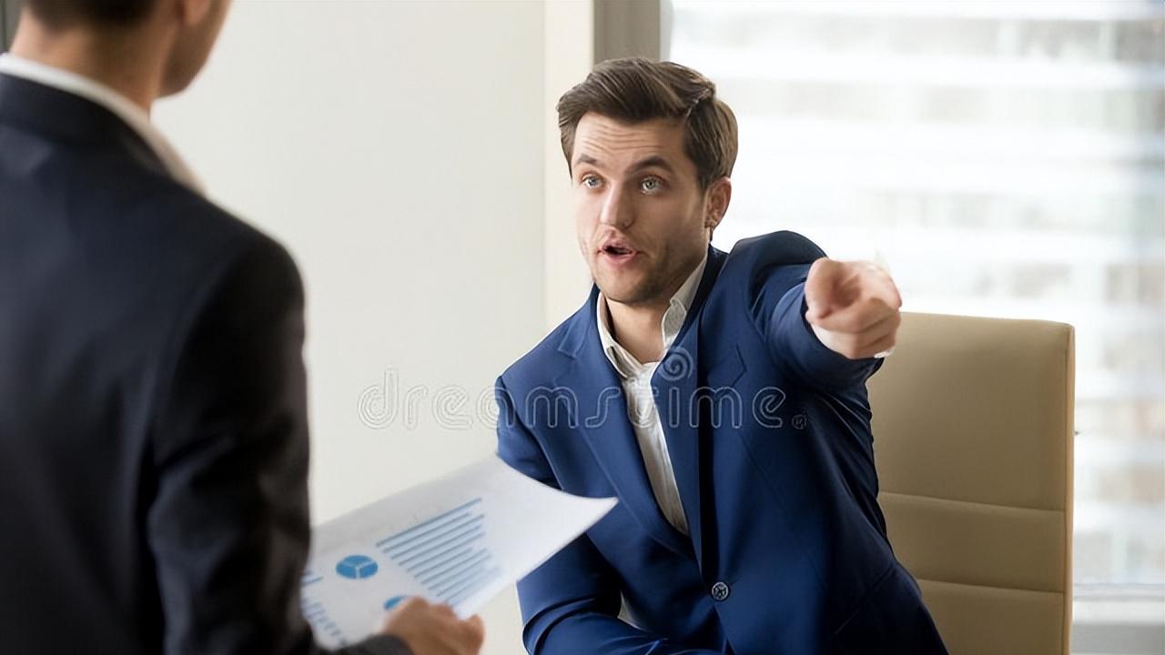 不称职领导的表现特征有哪些，不称职领导15种的表现描述