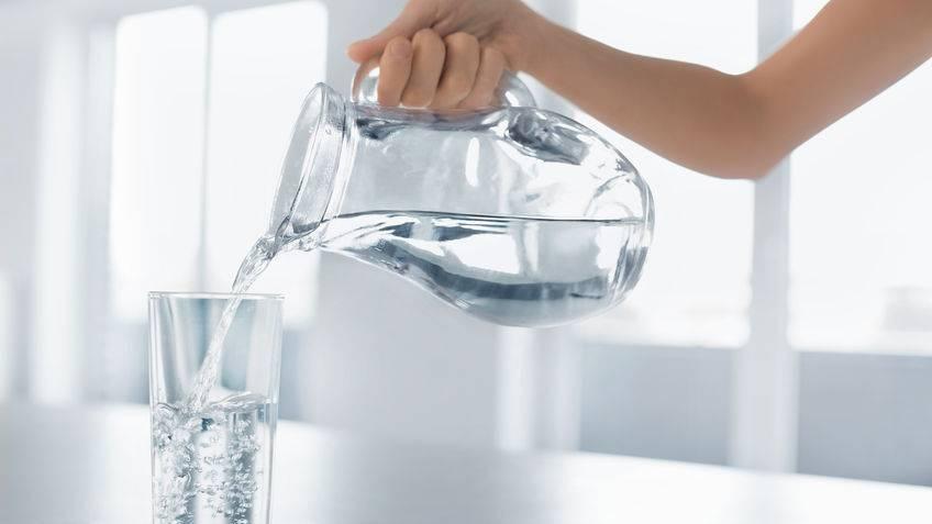 养成健康的饮水习惯有利于养生，尤其是这3个时间，不妨喝杯水！