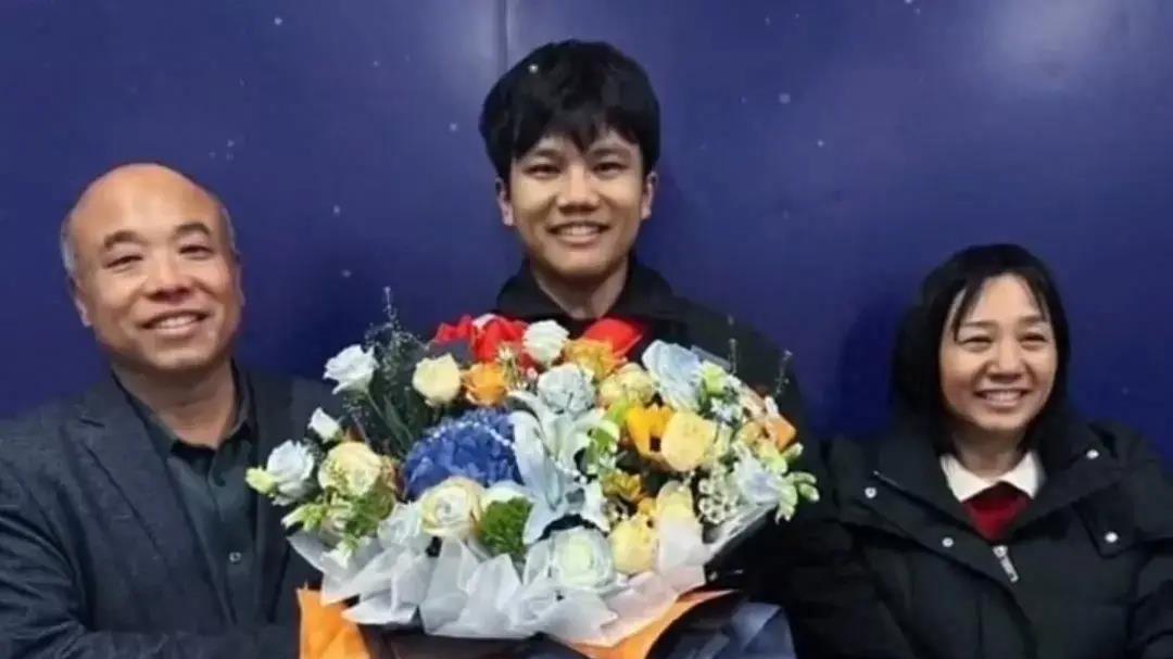 解清帅母亲详细讲述发迹史: 卖过馒头水果、搬过砖、故事充满励志