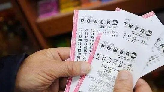 “机选”和“自选”哪个容易中奖？彩票店“走势图”真的有规律？