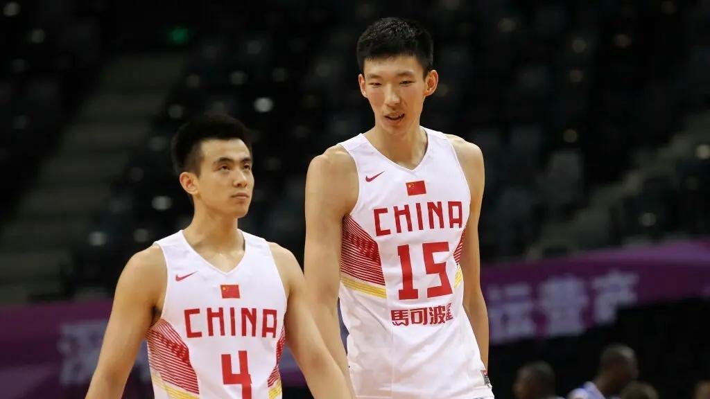 中国女篮在热身赛中输掉18分，乔帅亮出底牌，两位队员将被淘汰出征世界杯