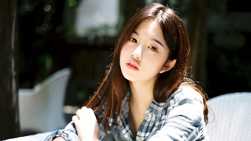 情感故事：旅行时撞见了朋友妻子的私情，去意外发现她的好