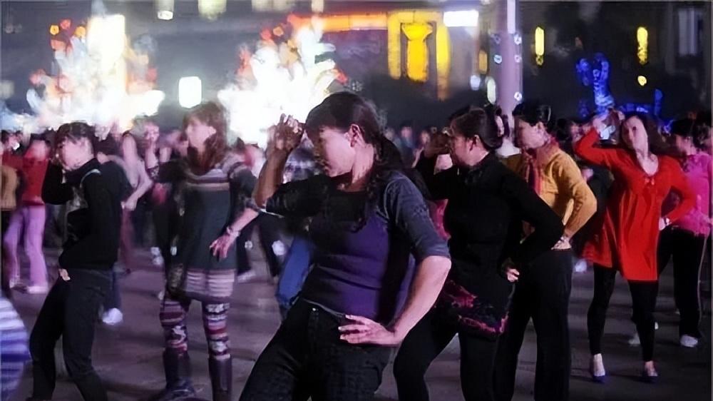 回顾 武汉大爷跳广场舞猝死，家属起诉组织者索赔60万，法院判了