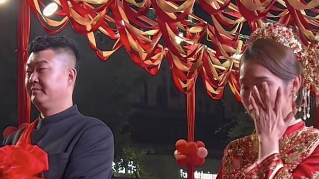 冯一航在陕西与妻子林凡举行婚礼，现场缅怀师父陆树铭，丈母娘穿黑衣全程不开心