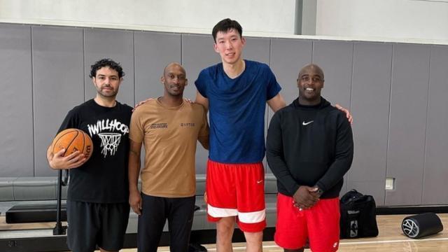 腰椎间盘突出！没了，NBA彻底没了！都不配当周琦的对手……