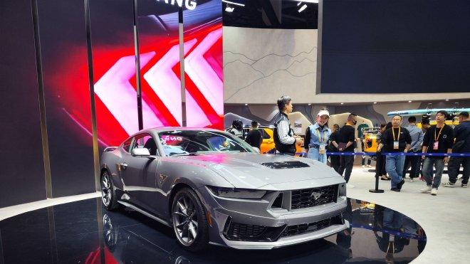 第六届进博会：福特Mustang Dark Horse正式亮相