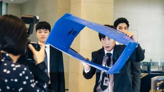 寻求帮助，雅玲获救，行凶者被抓