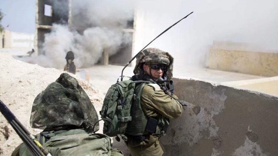 伊朗终于打响第一枪，1000公里精确命中：印度洋上以色列巨轮爆炸