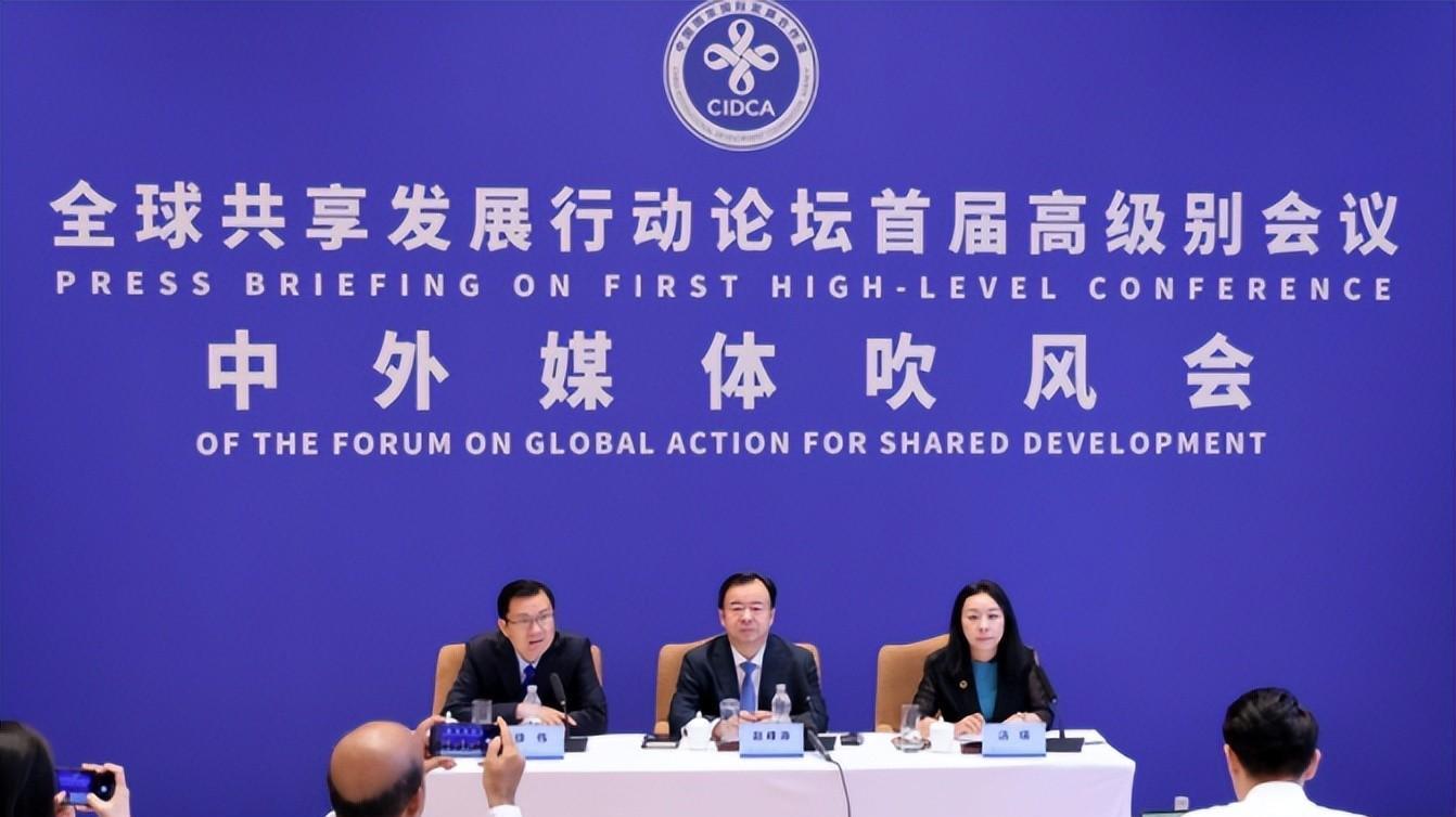 轮到中国“洗牌”了! 近70国加入中国“新群”，王毅宣布重要决定