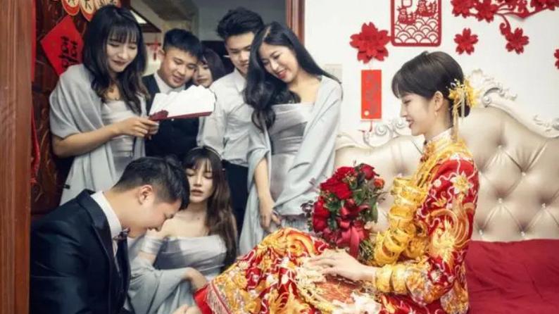 我妈竟为了三十万元把我卖到夫家，过了门后我将让婆家知道，啥叫打水漂！