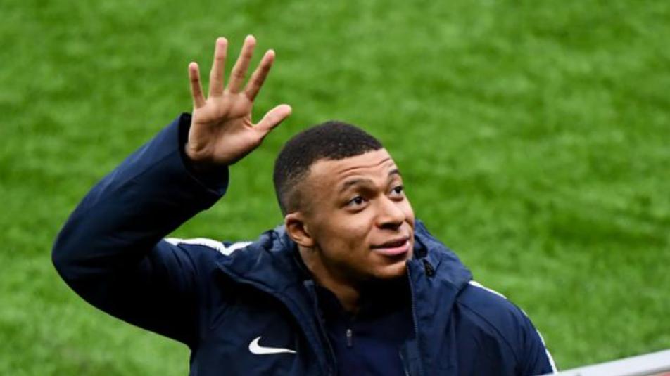 7亿变4亿！一年变两年！姆巴佩报价大缩水，四方博弈白热化