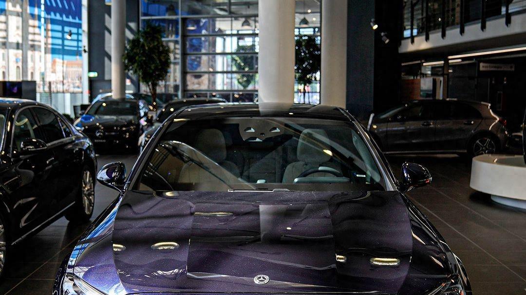 全新奔驰E级海外到店 高级的外观 有科技感的内饰