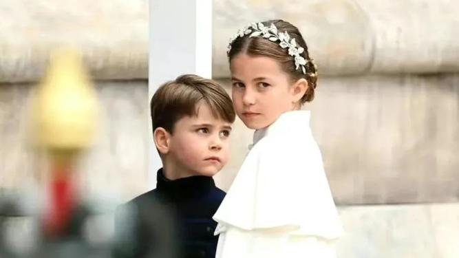 夏洛特公主遗传了凯特的大长腿，为成为女王，接受皇家礼仪培训
