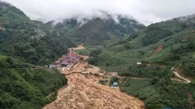 汶川突发泥石流灾害，造成数人失联！遇到泥石流如何正确避险？