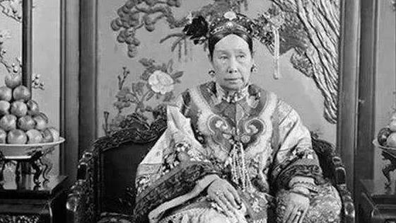 为什么清朝在慈禧死后才开始大乱，慈禧真的有那么大的威慑力吗？