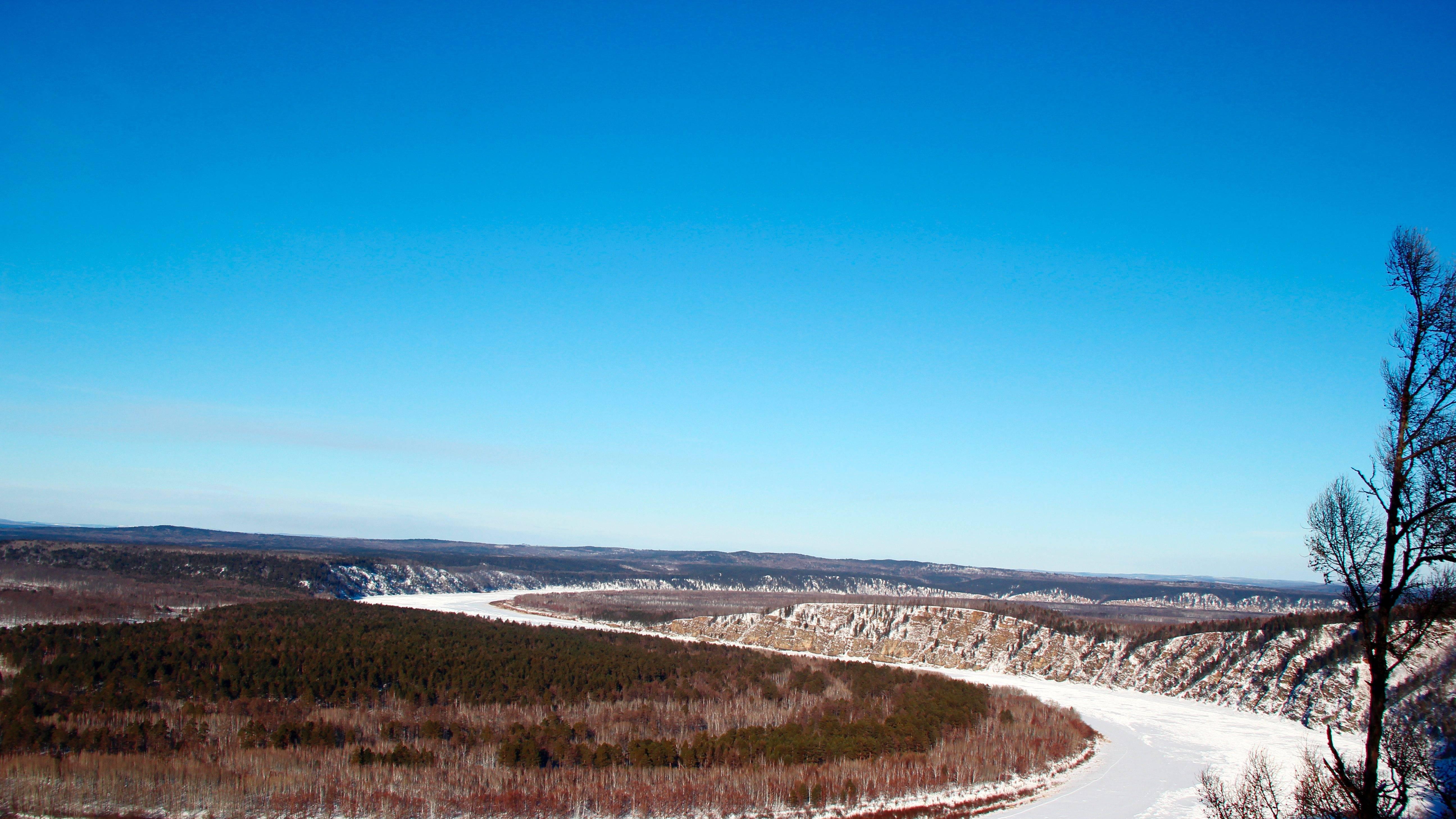 北方极光城市，十月份开始供暖，属于80年代的浪漫！