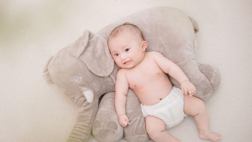 纯母乳喂养好还是纯奶粉喂养好？