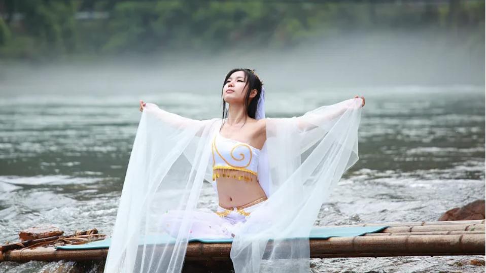 我是当朝皇后，却被秘密御赐给了丞相做妾