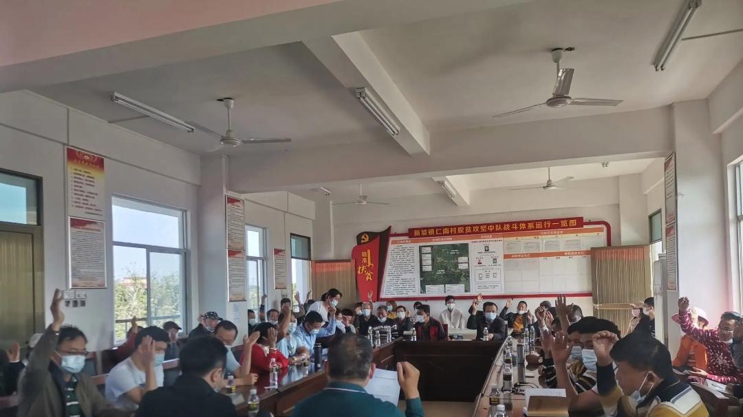 反转？被举报村支书曾挪10万帮女子还债，村支书权力有多大？