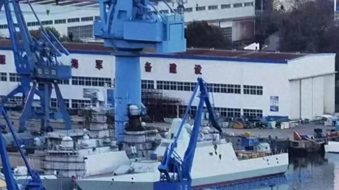 国产新型隐身护卫舰下水，同体量武器雷达配置全球最强，是自用还是外贸？