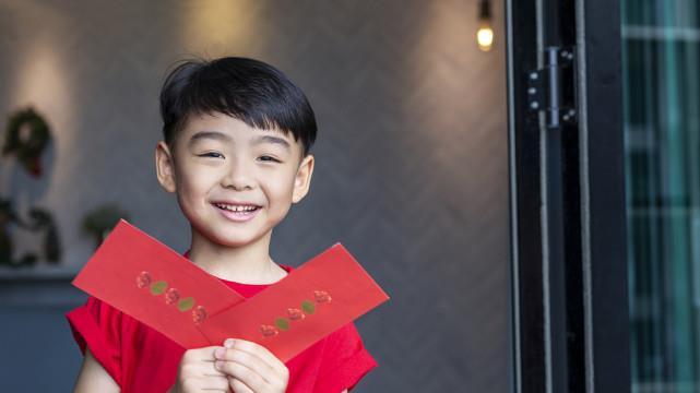 “亲戚给女儿500元红包，她有仨娃我咋给”宝爸处理被赞情商高