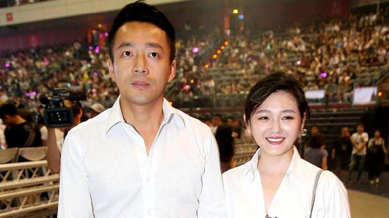 汪小菲直播想与大S复婚：光头离开台湾，女明星不能缺人，我爱她