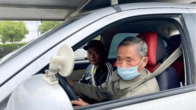 老司机必读！开车年龄限制真相，60岁后会被取消驾照？
