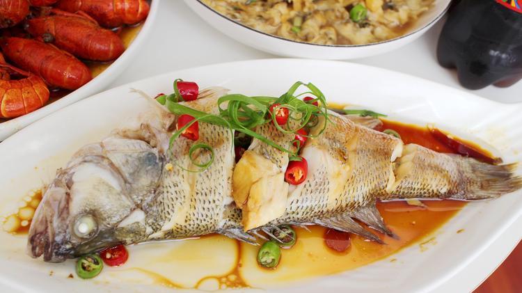 品尝夏季健康佳肴——清蒸菜，口感细腻，健康新体验