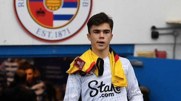 16岁左后卫加盟曼联！青训学院又迎来了妖星已经被大黄蜂1线选中