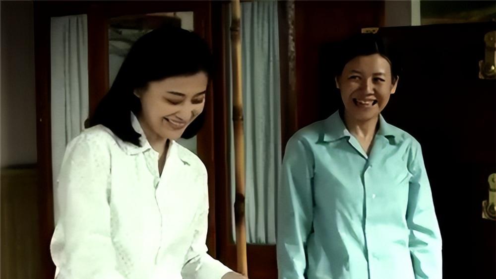 重温《父母爱情》才懂，其实德华最好的选择，应该是与哥嫂合葬