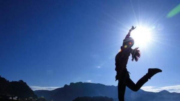 《逆光飞翔》，满是荆棘的路上，逆风飞翔