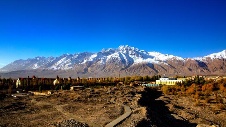 与阿富汗接壤的中国县城，遍地金发碧眼的美女，你去过吗？