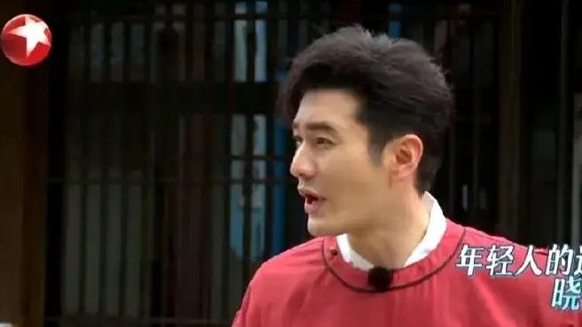 极限挑战：张艺凡既然把黄晓明托在地上摩擦