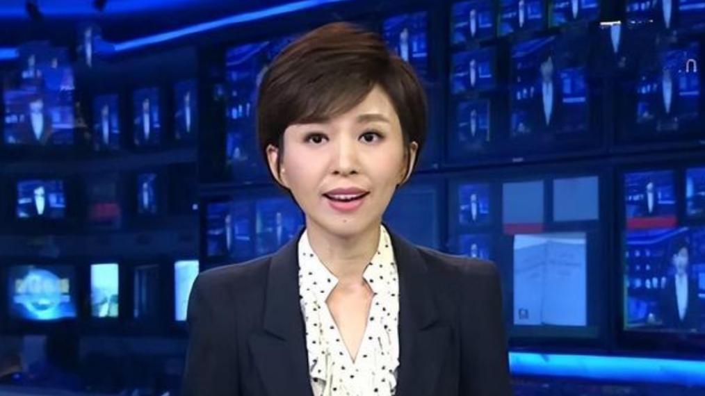 曝新闻联播主持欧阳夏丹离职？旅游现身简陋面馆