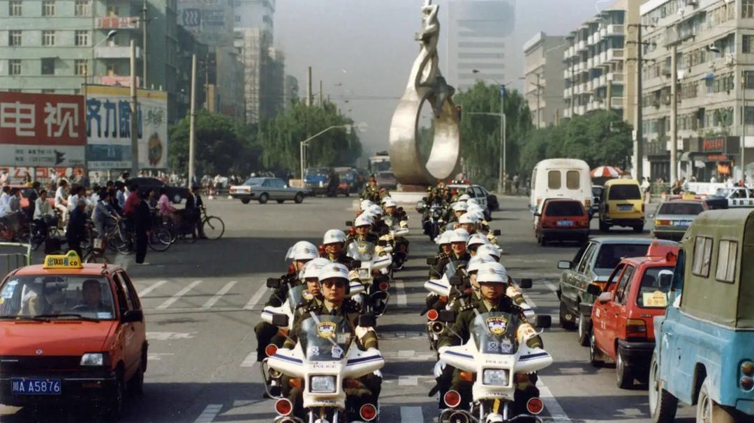 妻子设计让情人成干亲，丈夫回家捉奸反被害，1995年成都杀夫案