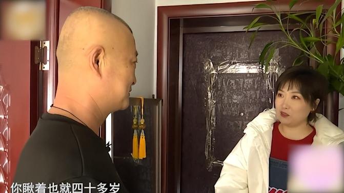 51岁男子相亲48岁女子，见面两人没忍住，抱在一起，男方：想结婚